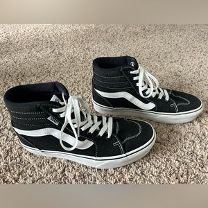 Old School Hightop Black/White Cloth Vans Women’s Size 8.5!